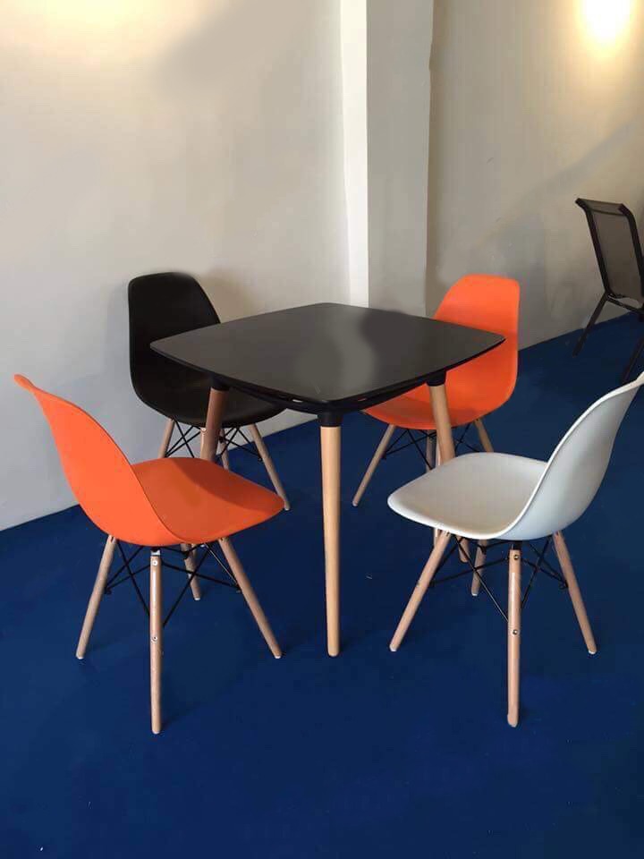 Bàn Ghế Cafe Nhựa Vuông