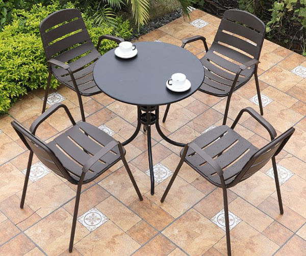 Xu hướng 2026 tập trung vào các dòng bàn ghế cafe ngoài trời tại Vinh có khả năng chống gỉ, chống phai màu và ít bảo trì để tối ưu chi phí vận hành