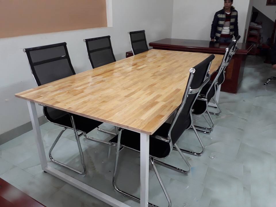 Bàn họp chân sắt mặt  gỗ tự nhiên