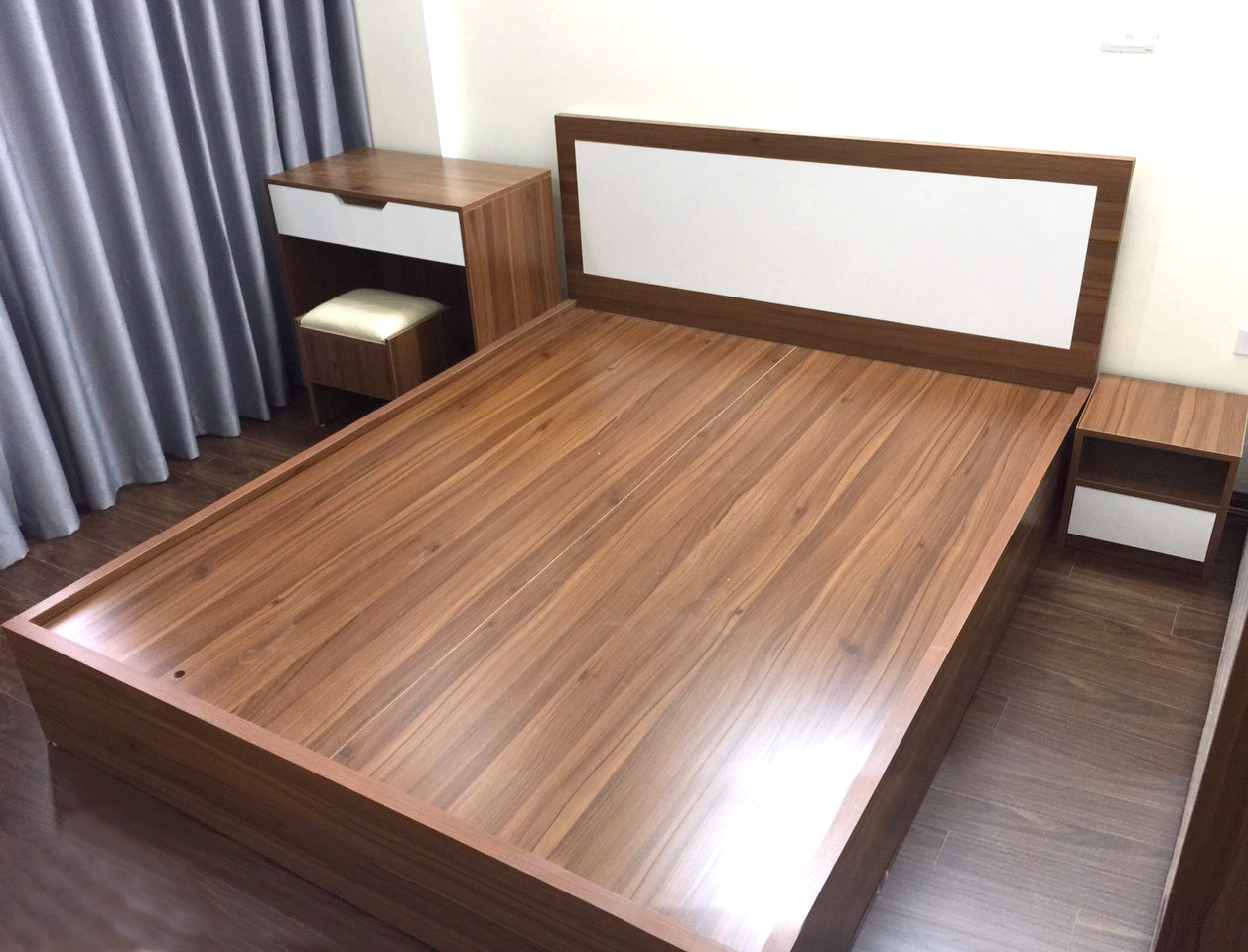 Giường Gỗ Công Nghiệp Cải Trắng AMI